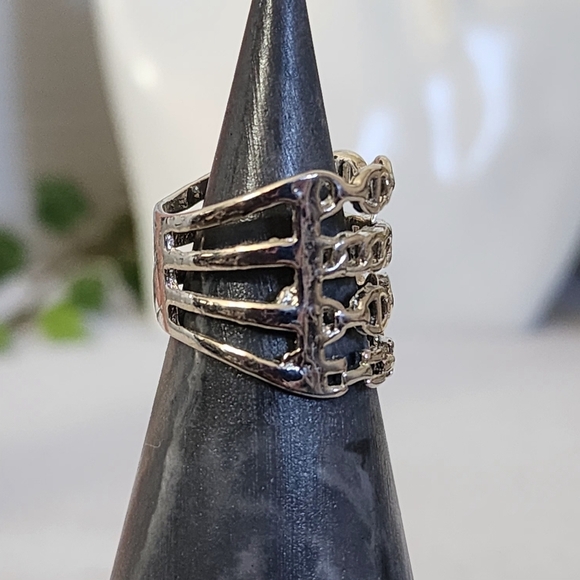 Silver Multi Chain Link Ring - Picture 7 of 11